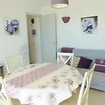 Cosy A 2 Pas De La Avec Terrasse Et Parking Prive - Fr-1-387-65 شقة *