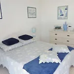 Cosy A 2 Pas De La Avec Terrasse Et Parking Prive - Fr-1-387-65 شقة مارسيلان
