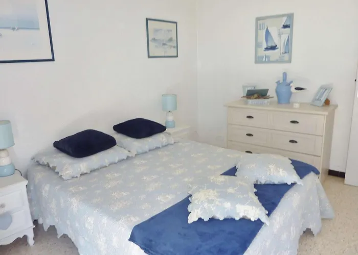 Cosy A 2 Pas De La Avec Terrasse Et Parking Prive - Fr-1-387-65 Apartment Marseillan (Herault)