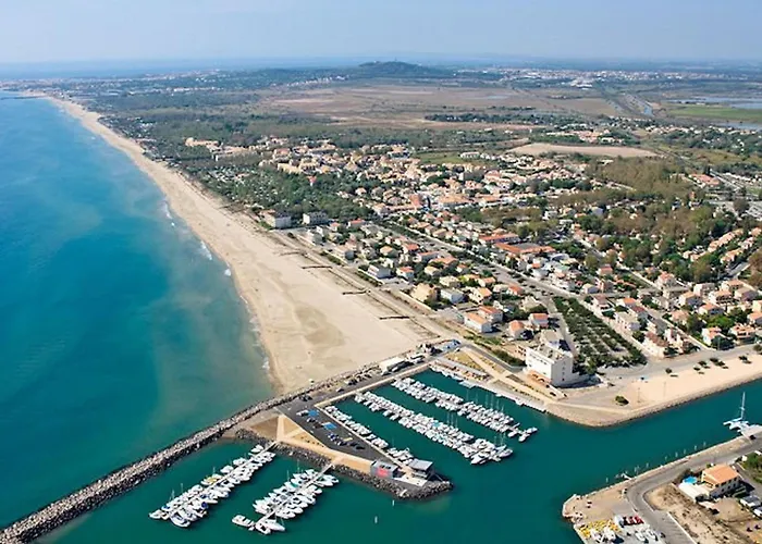 Cosy A 2 Pas De La Avec Terrasse Et Parking Prive - Fr-1-387-65 *